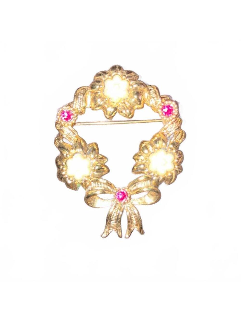 Vintage Avon Christmas brooch [COPY]